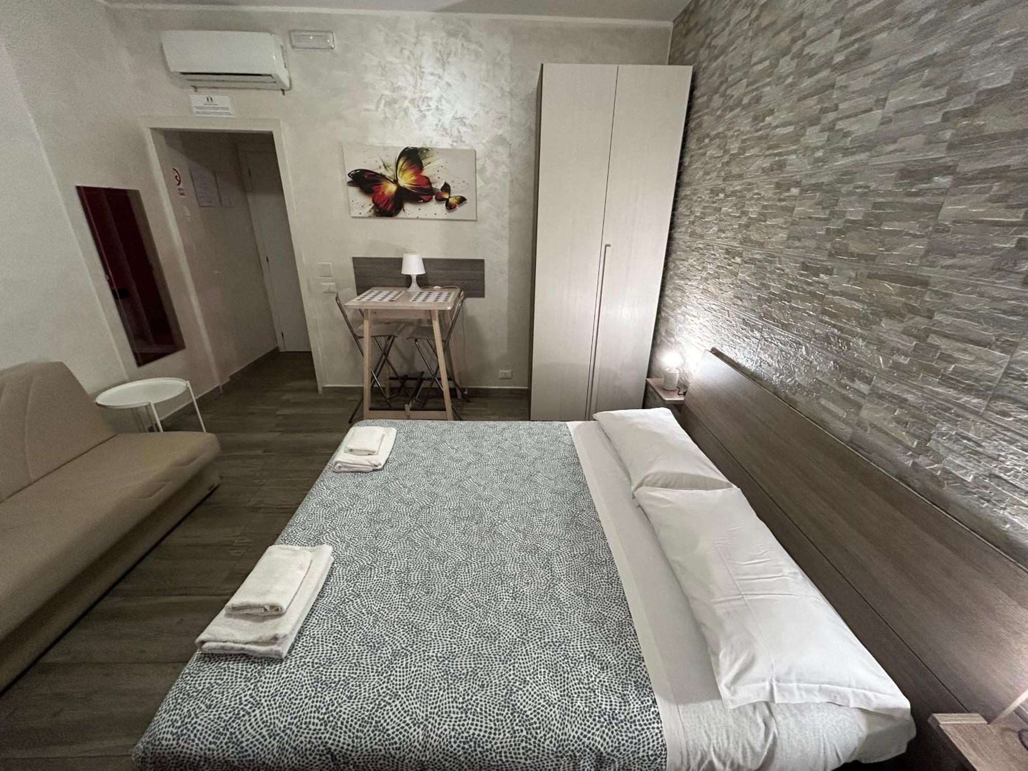 Guest House Il Faraone Fiumicino Exterior photo